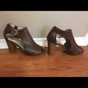 Blue Mountains Brown Wedges/Heels